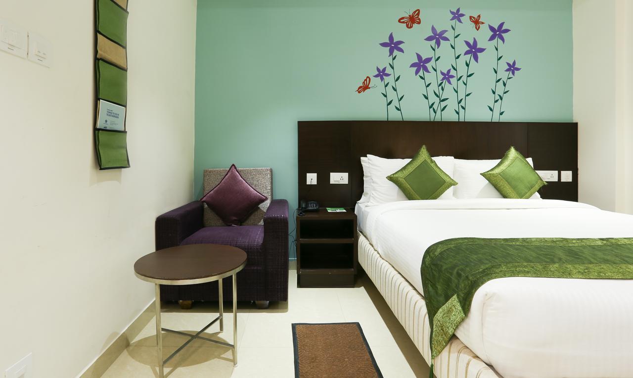 Treebo C Plaza Hotel Vijayawada Exterior photo